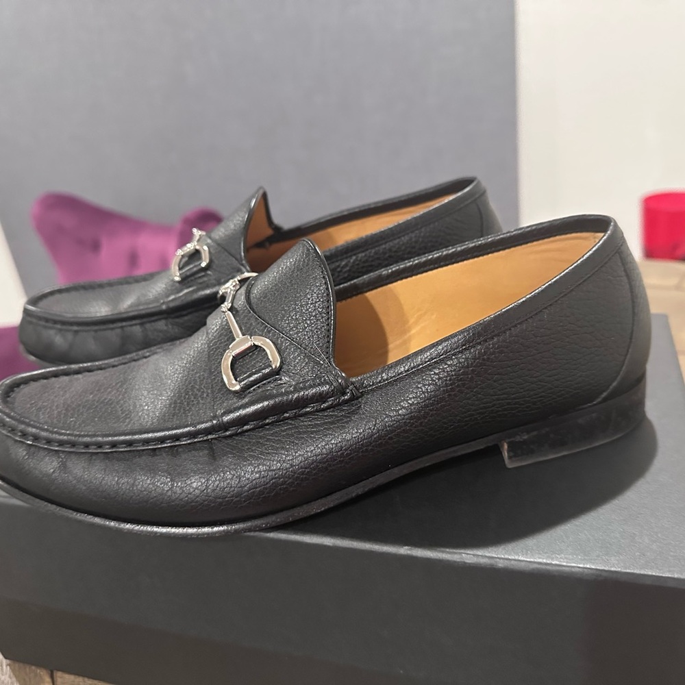 Authentic Men's Gucci Black Leather Loafers - Picture 3 of 7